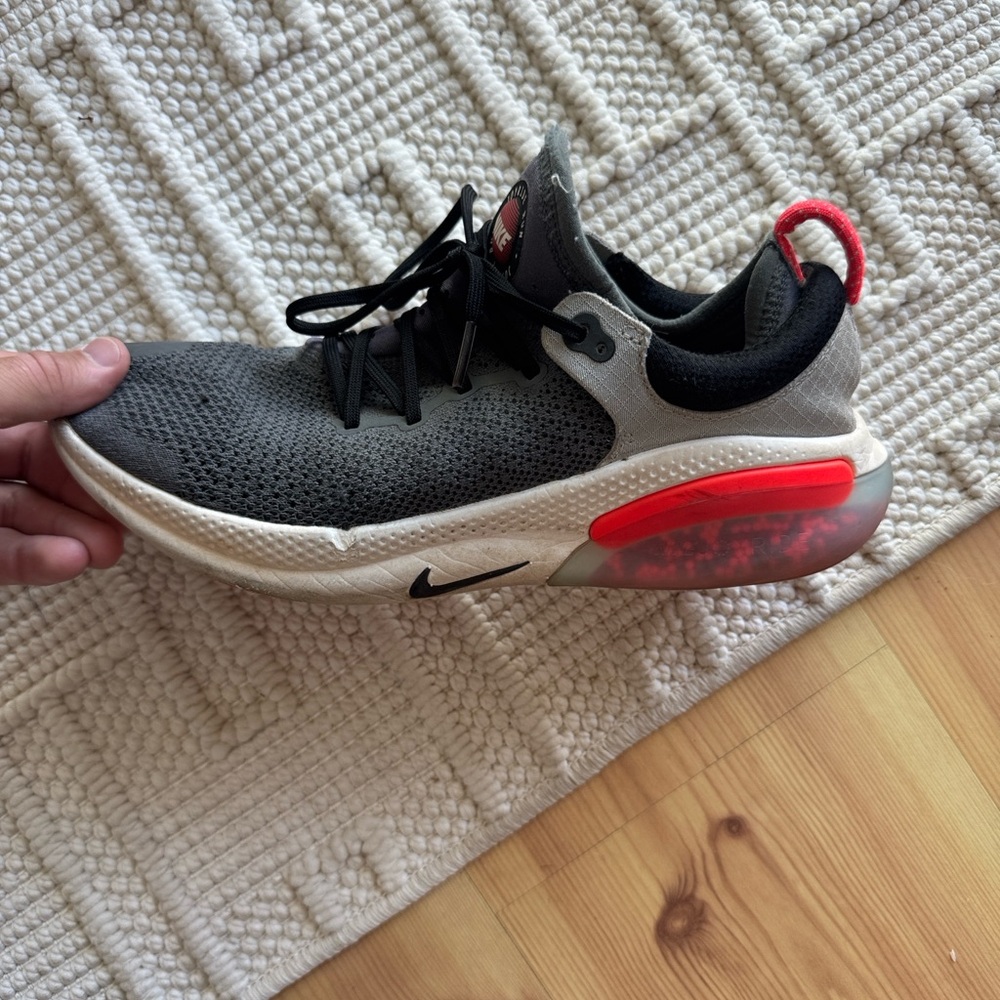 Nike Black and Gray Running Shoes - Picture 5 of 5